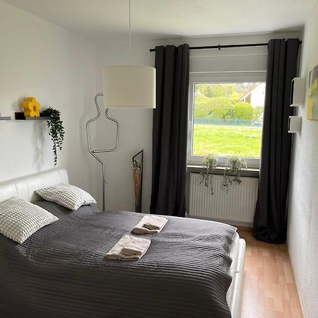 Me Homes - Grosse Moderne Designer-Wohnung Fuer Urlaub Und Business - Mit Kueche, Buero, Balkon Und 2 Parkplaetzen Bayreuth Eksteriør billede