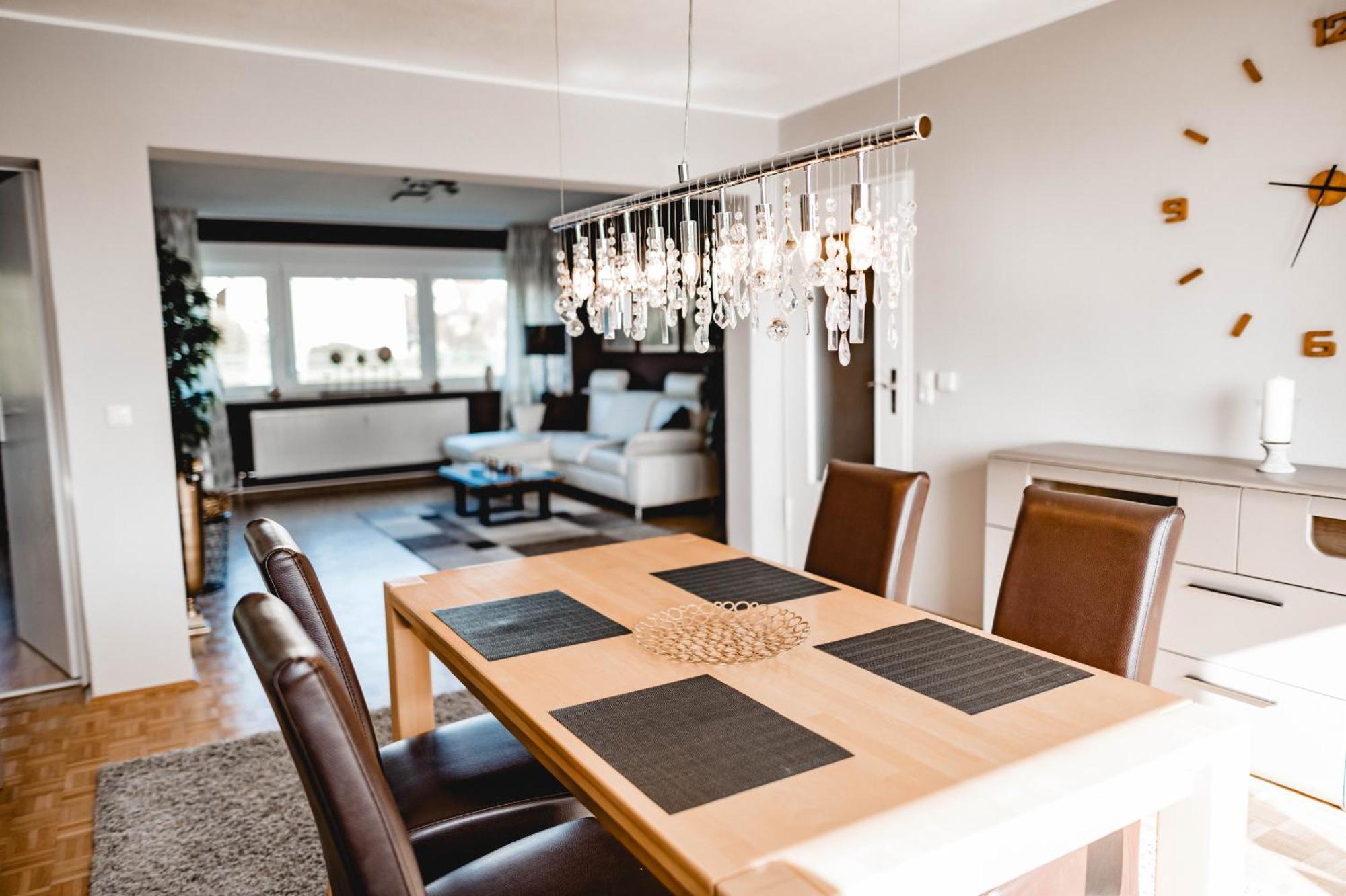Me Homes - Grosse Moderne Designer-Wohnung Fuer Urlaub Und Business - Mit Kueche, Buero, Balkon Und 2 Parkplaetzen Bayreuth Eksteriør billede