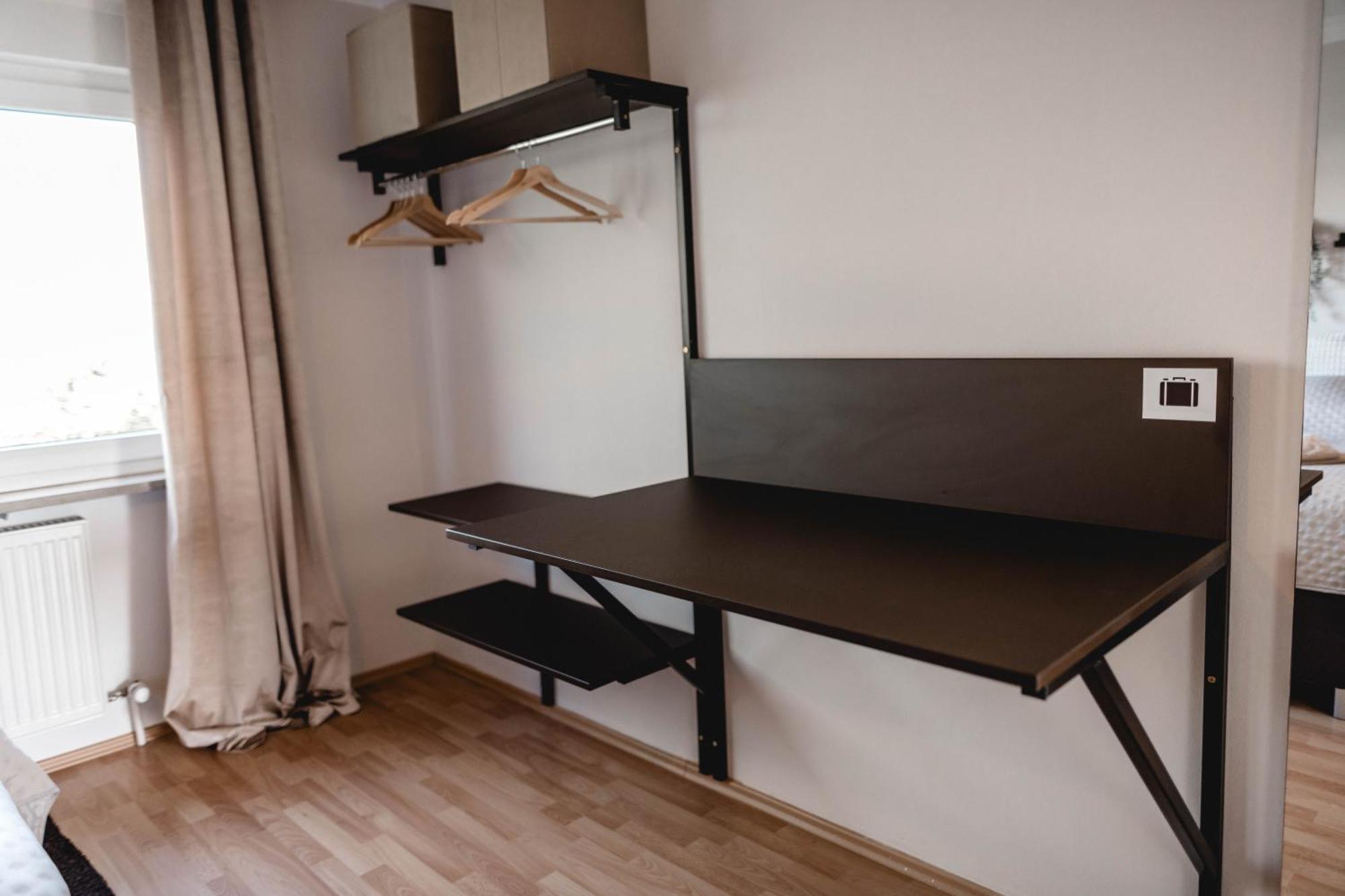 Me Homes - Grosse Moderne Designer-Wohnung Fuer Urlaub Und Business - Mit Kueche, Buero, Balkon Und 2 Parkplaetzen Bayreuth Eksteriør billede